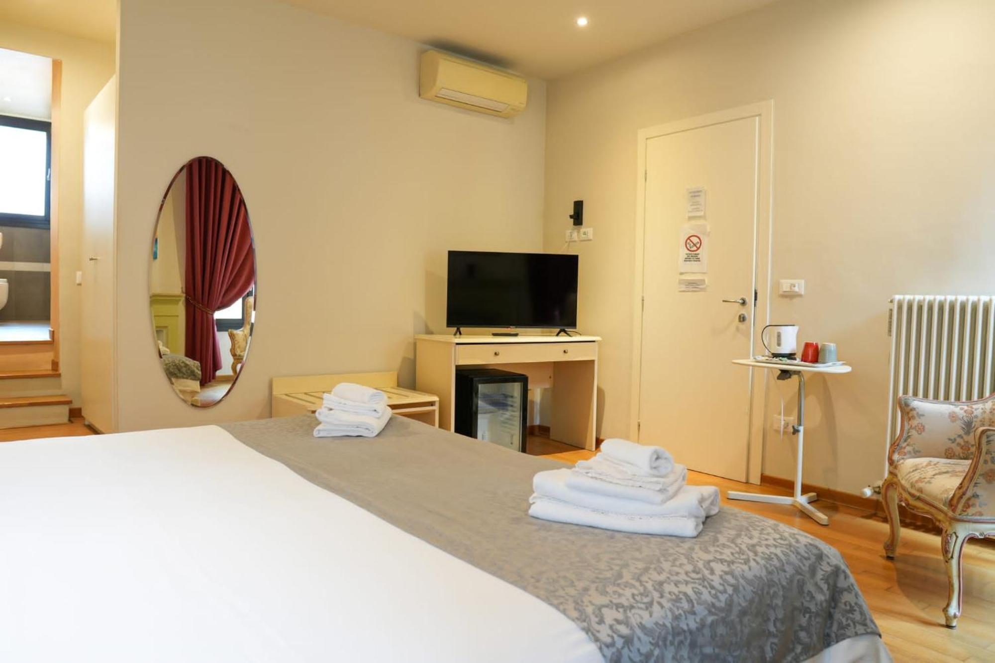 Honey Rooms フェラーラ エクステリア 写真